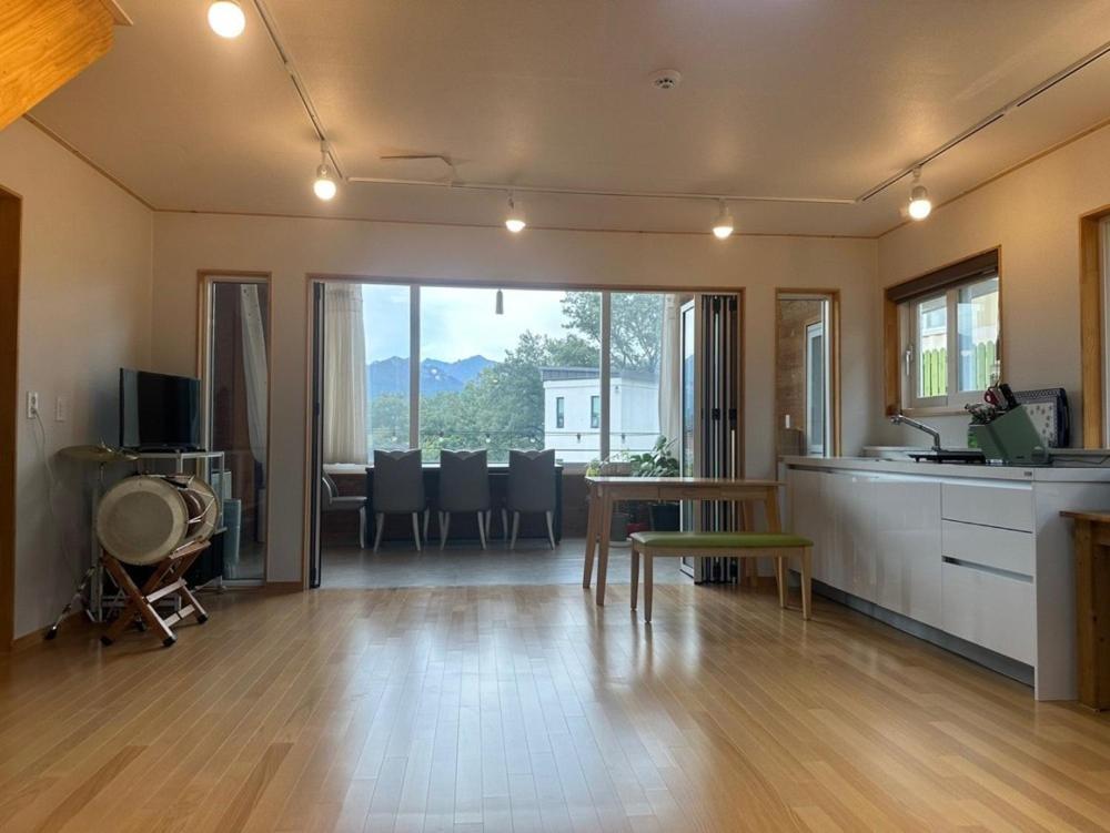 Sokcho Ulsanbawi Bed And Breakfast Екстер'єр фото